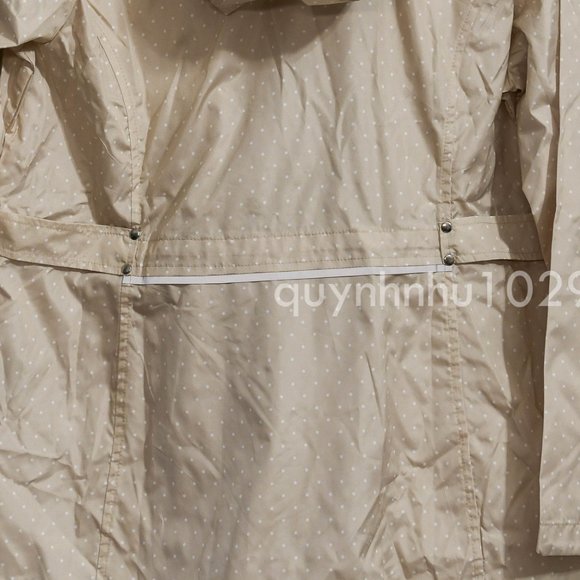 Jones New York Ladies' Parka in a Pocket  in  Sand with dots  color. - Picture 7 of 7